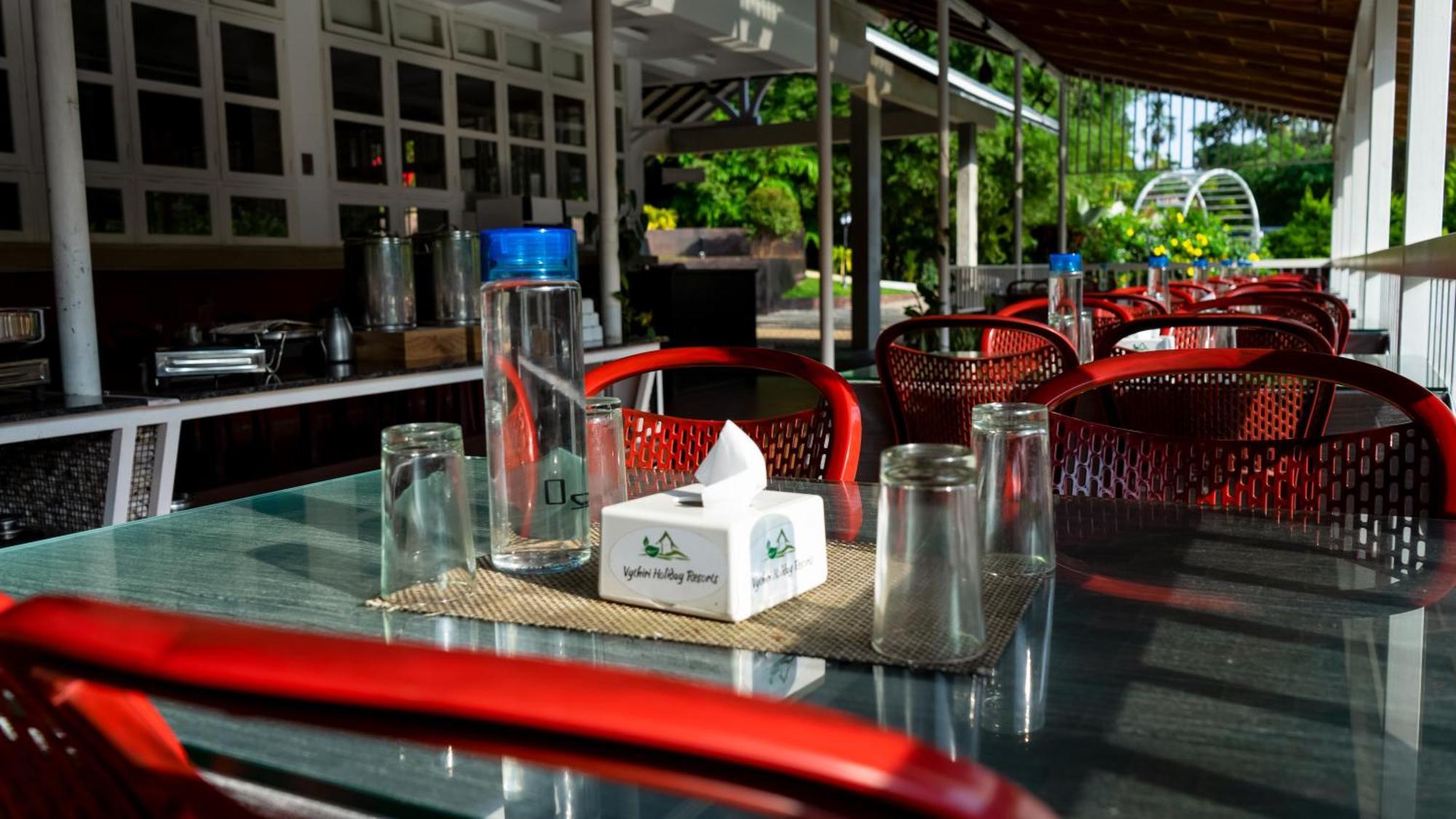 Vythiri Holiday Resort, Wayanad Exterior foto